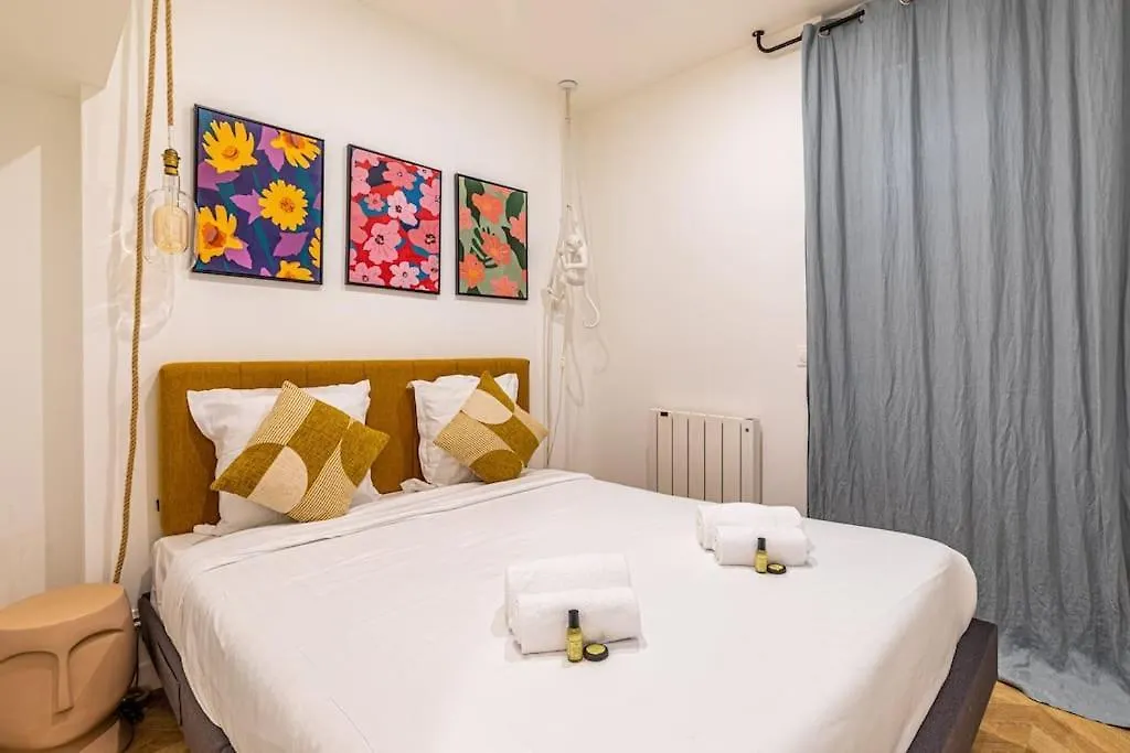 Appartement Moderne Pour 4 Proche Arc De Triomphe Parijs 0*,  Frankrijk
